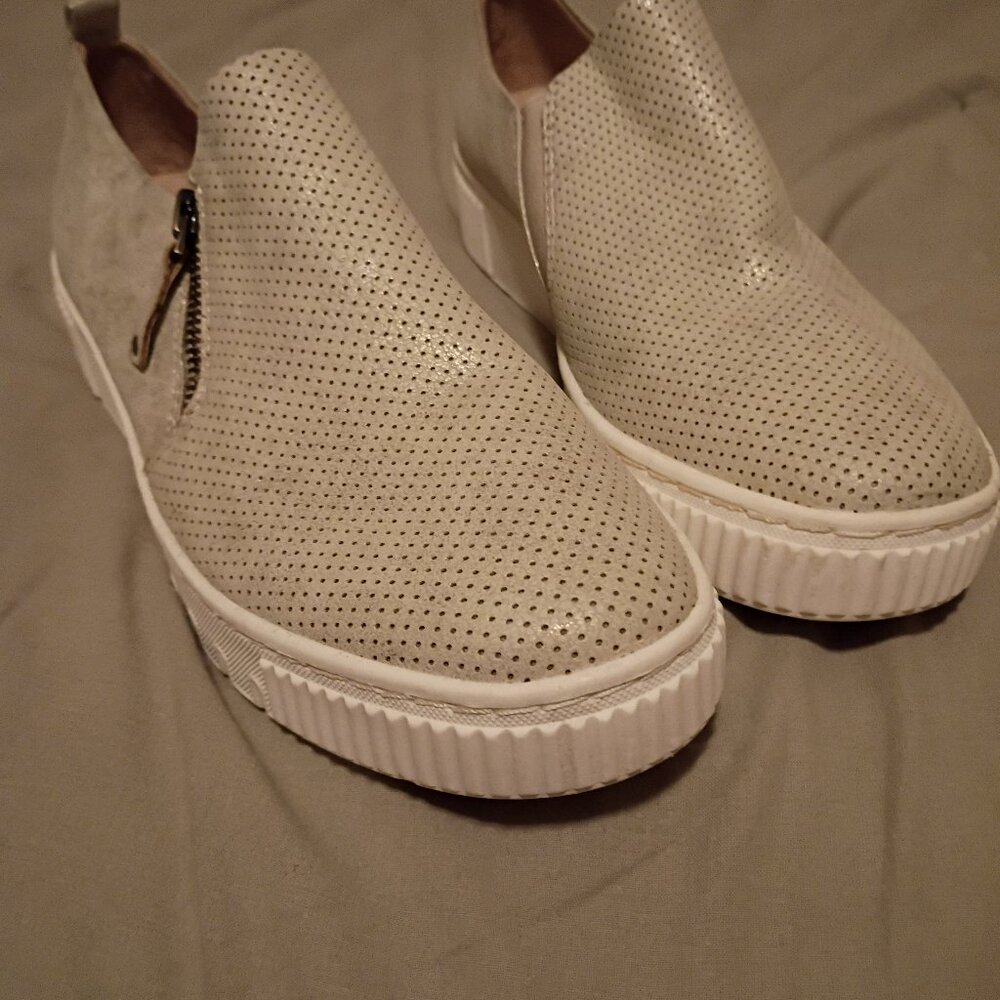 Soul Naturalizer real leather size 9m brand new women's tennis shoes shoes